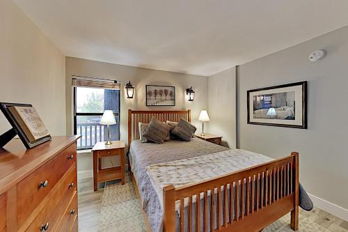Powder Pointe Condominiums 102a