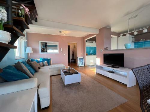 Apartment Mauro With Panoramic Sea View And Pool Opatija