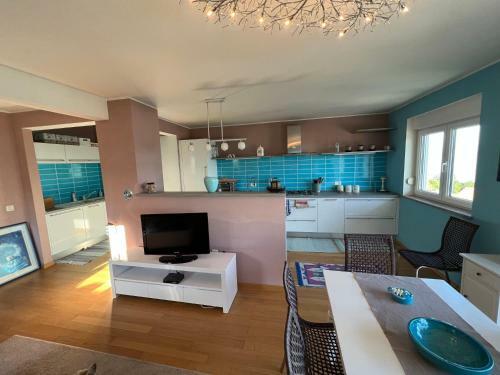 Apartment Mauro With Panoramic Sea View And Pool Opatija