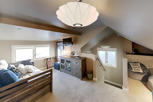 Ontario Manor B
