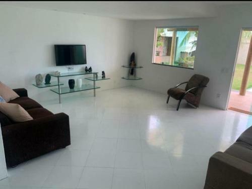 Excelente Casa Com Piscina E Academia.