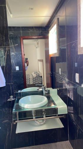 Casa Ampla E Aconchegante, Com Piscina.