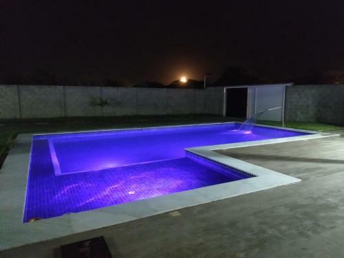 Casa de Praia Com Piscina Grande Em Guarajuba