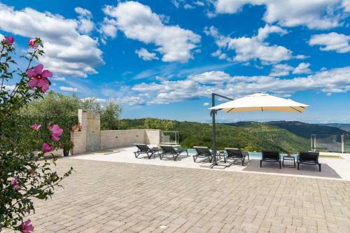 Villa Grazia With Heated Pool