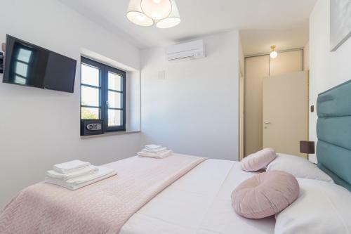 Villa Grazia With Heated Pool