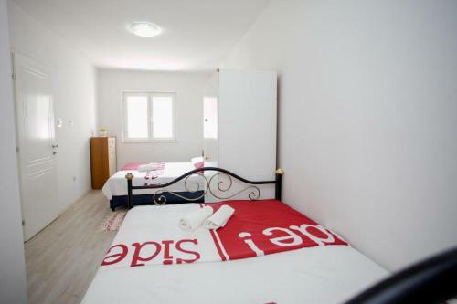 New Modern Apartment , Close To The Beach