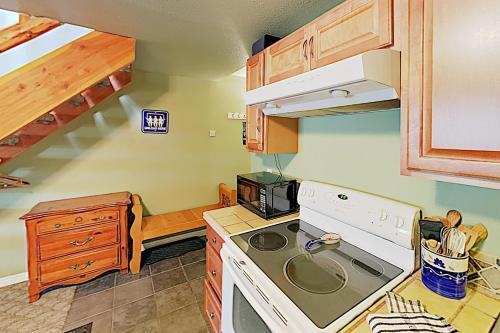 The Prospector Lodge 833
