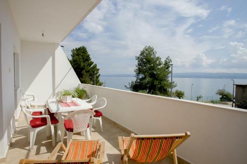 Big Group Apartment , Next To The Beach