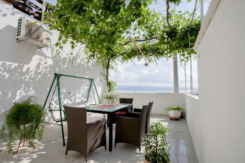 Big Group Apartment , Next To The Beach