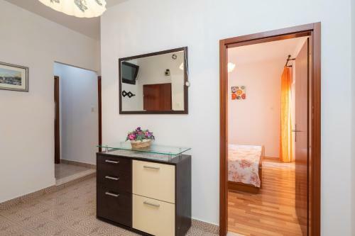 Apartment Mali Pariz