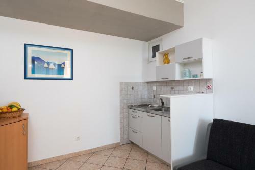 L.b. Beach Apartment