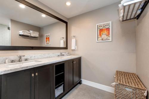 Ontario Manor Unit A