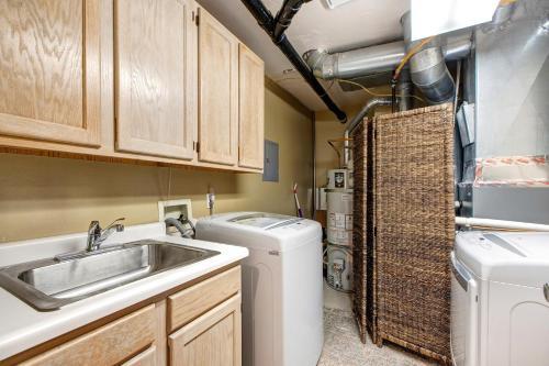 Ontario Manor Unit A