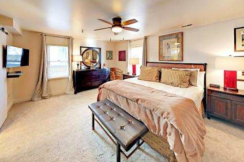 Park Ave Manor 3b
