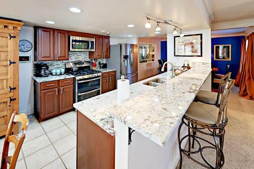 Park Ave Manor 3b