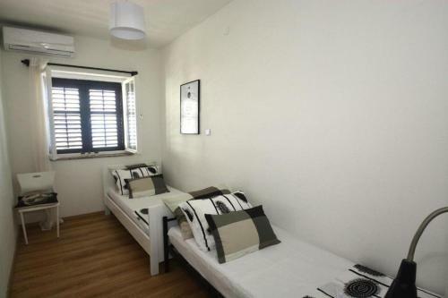 Apartments By The Sea Sumpetar, Omis - 13324