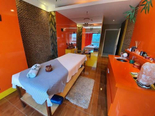 Hotel Vision Express, Shn.