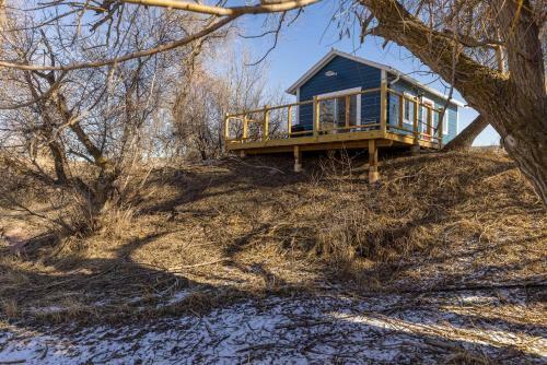 New Hidden Riverbank Cottage