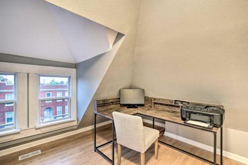 Bright Home With Backyard, 3 Miles To Downtown!