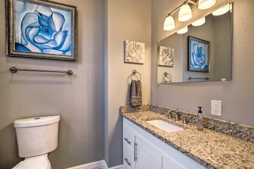 Bright Home With Backyard, 3 Miles To Downtown!