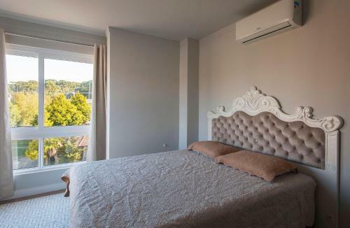 Amplo Apartamento Junto � Rua Coberta de Canela - Campos de Canella