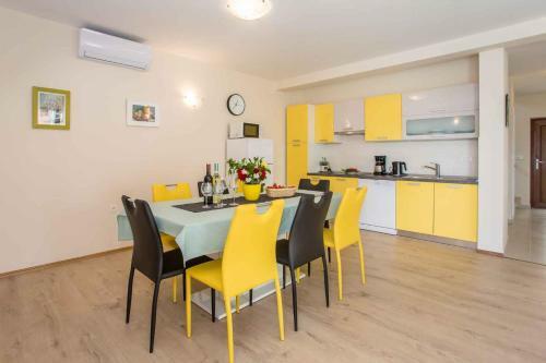 Holiday Home In Kastelir/istrien 35411