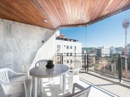 Apartamento Excelente Cobertura Duplex A 2 Quadras Da Praia Do Forte Com 4 Quartos