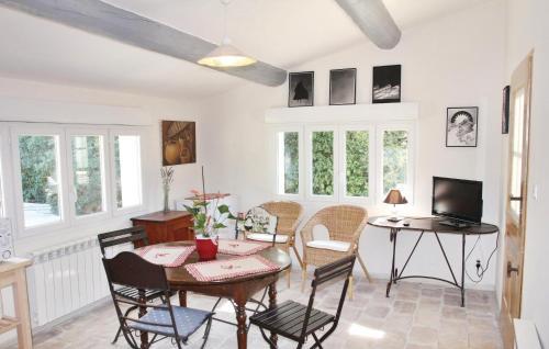 Holiday Home Chemin Des Teyssi�res