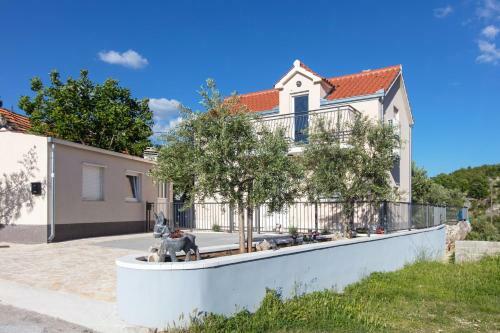 Villa Alinica Dvori / Pool / Serenity / Brand New