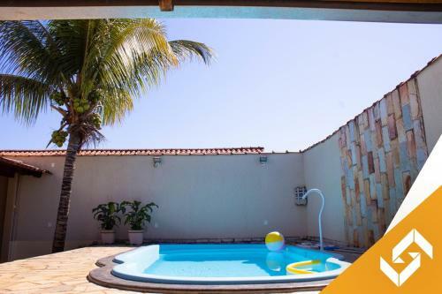 Casa Com 03 Quartos E Piscina Aquecida Em Bairro Residencial