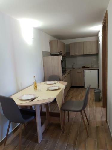 Hostal Apartmani Mileti?