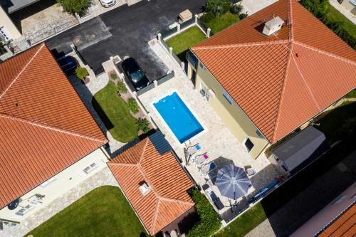 Beach Villa Oasis With Swimming Pool, Sup & Seaview
