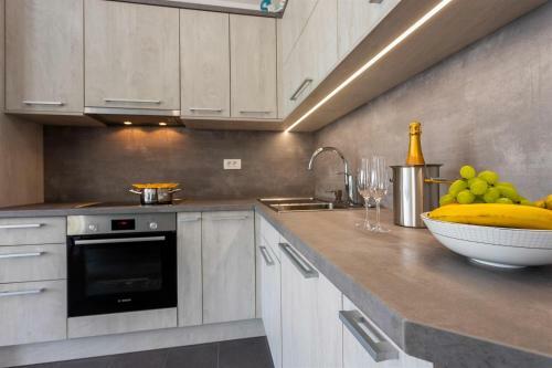 Beach Villa Oasis With Swimming Pool, Sup & Seaview