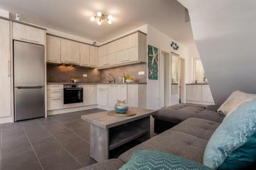 Beach Villa Oasis With Swimming Pool, Sup & Seaview
