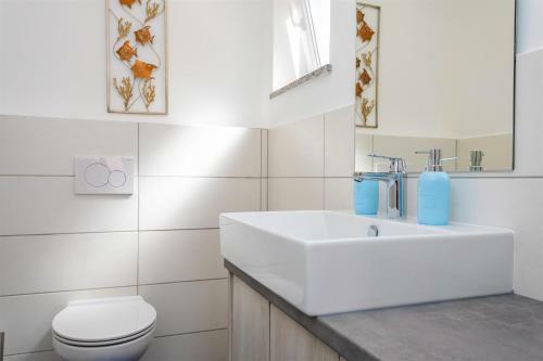Beach Villa Oasis With Swimming Pool, Sup & Seaview