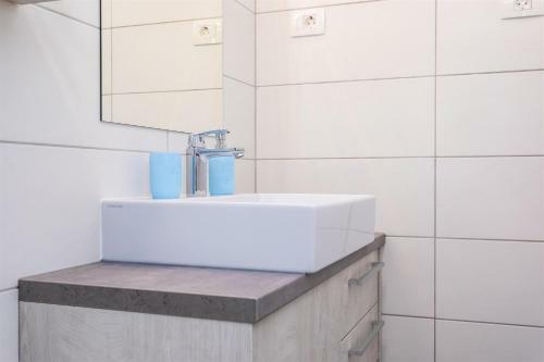 Beach Villa Oasis With Swimming Pool, Sup & Seaview