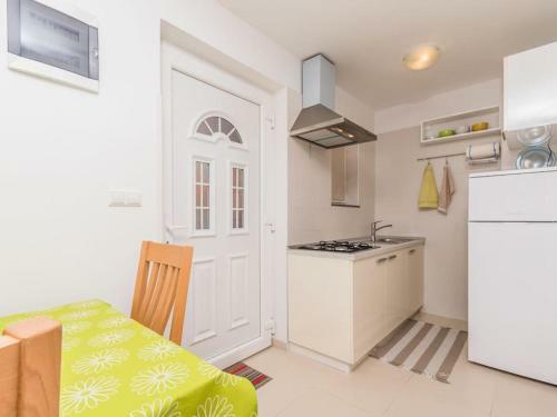 Apartment F-1 Klimno