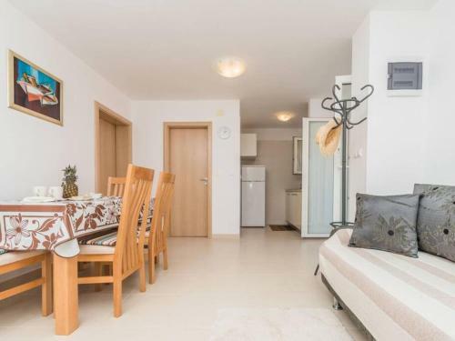 Apartment F-4 Klimno