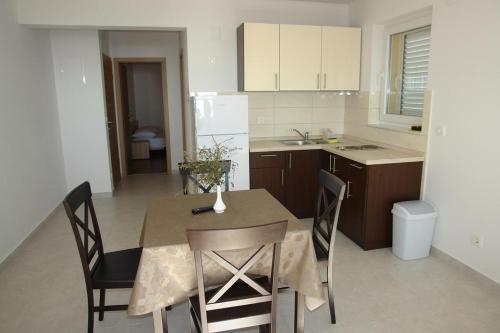 Apartments With A Parking Space Mandre, Pag - 18748