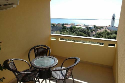 Apartments With A Parking Space Mandre, Pag - 18748