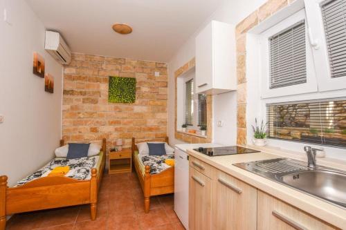 Apartments With A Parking Space Mandre, Pag - 18273