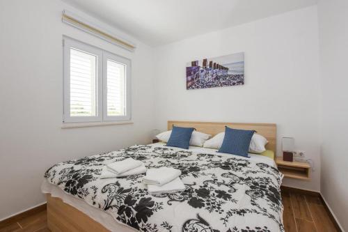 Apartments With A Parking Space Mandre, Pag - 18273