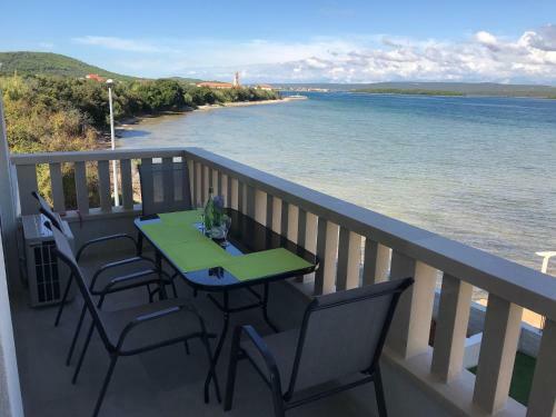 Beach Front Apartment - Pa?man