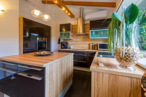 Holiday Home In Krizisce 40737