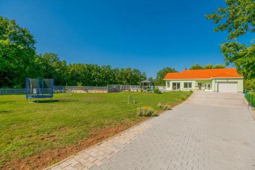 Villa "four M"