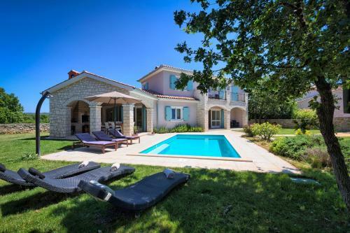 Villa Krmed With Private Pool