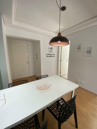 101-apartamento Encantador, 2 Quartos. Bigorrilho