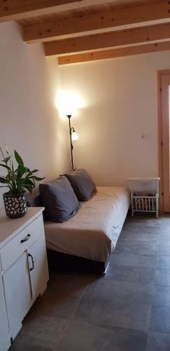 Villa Duboka, Otok Vis
