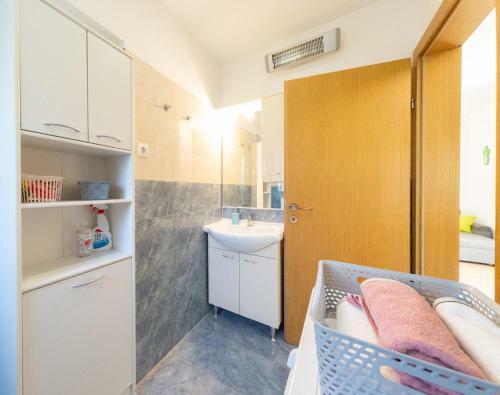 Anika Apartment Komi?a