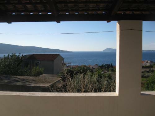Hostal Apartments Bako Komiza
